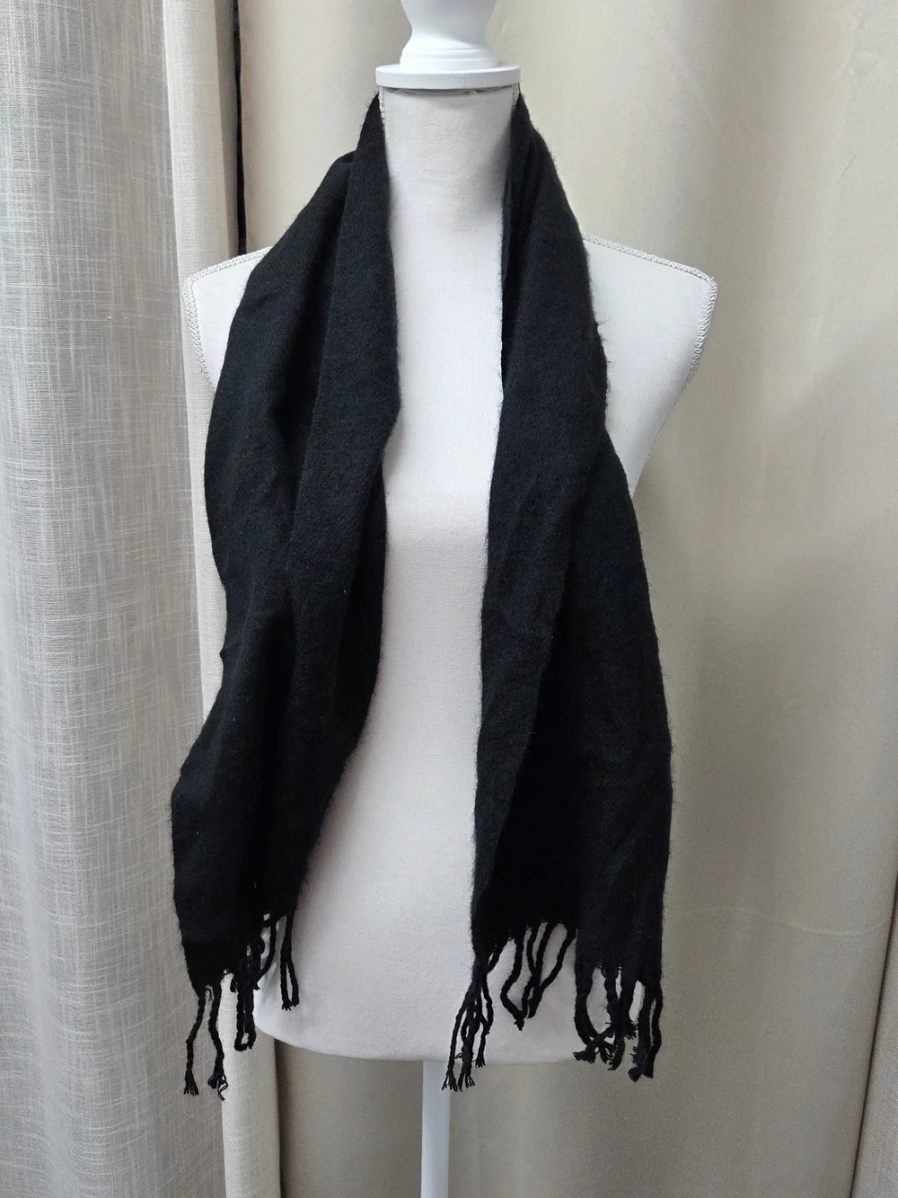 Royal Rossi Black Cashmere Scarf Gothic Romanticism Quiet Luxury Dark Academia